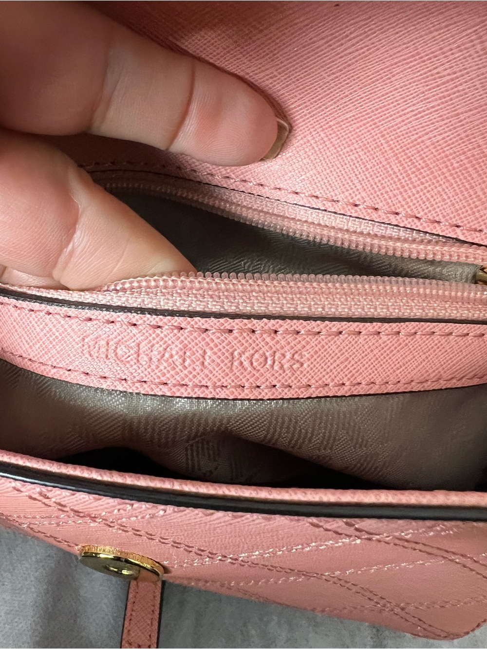 MICHAEL KORS Ava Pink Quilted Leather Top-Handle Crossbody ๐ - Picture 9 of 14